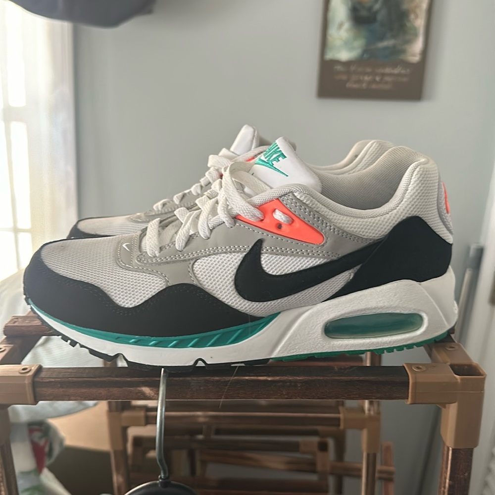 Nike Air Max Correlate.